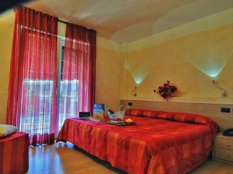Hotel Savoia Lignano Sabbiadoro Luaran gambar